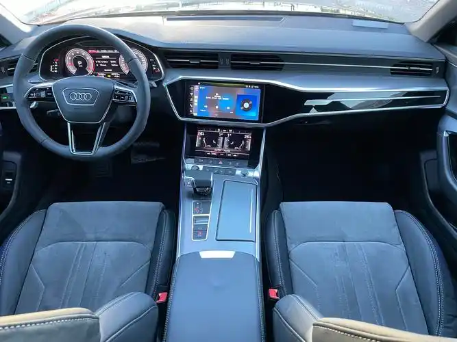 奥迪a6l45tfsi2021款20t自动臻选动感型国Ⅵ