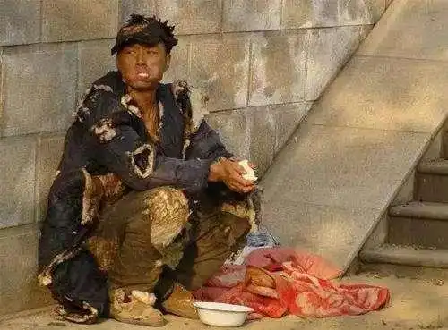 原创流浪的乞丐也可以免费旅游