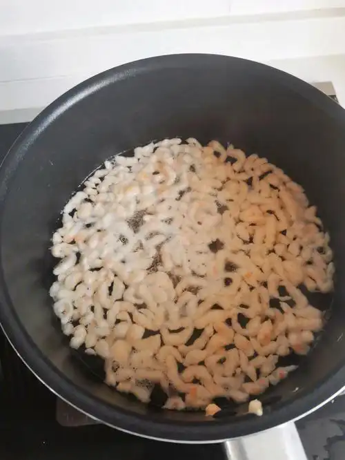 哈第一次豌豆宝宝的鲜虾面鱼子成功啦