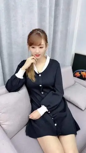 哼你不看我穿给别人男朋友看你们想看吗