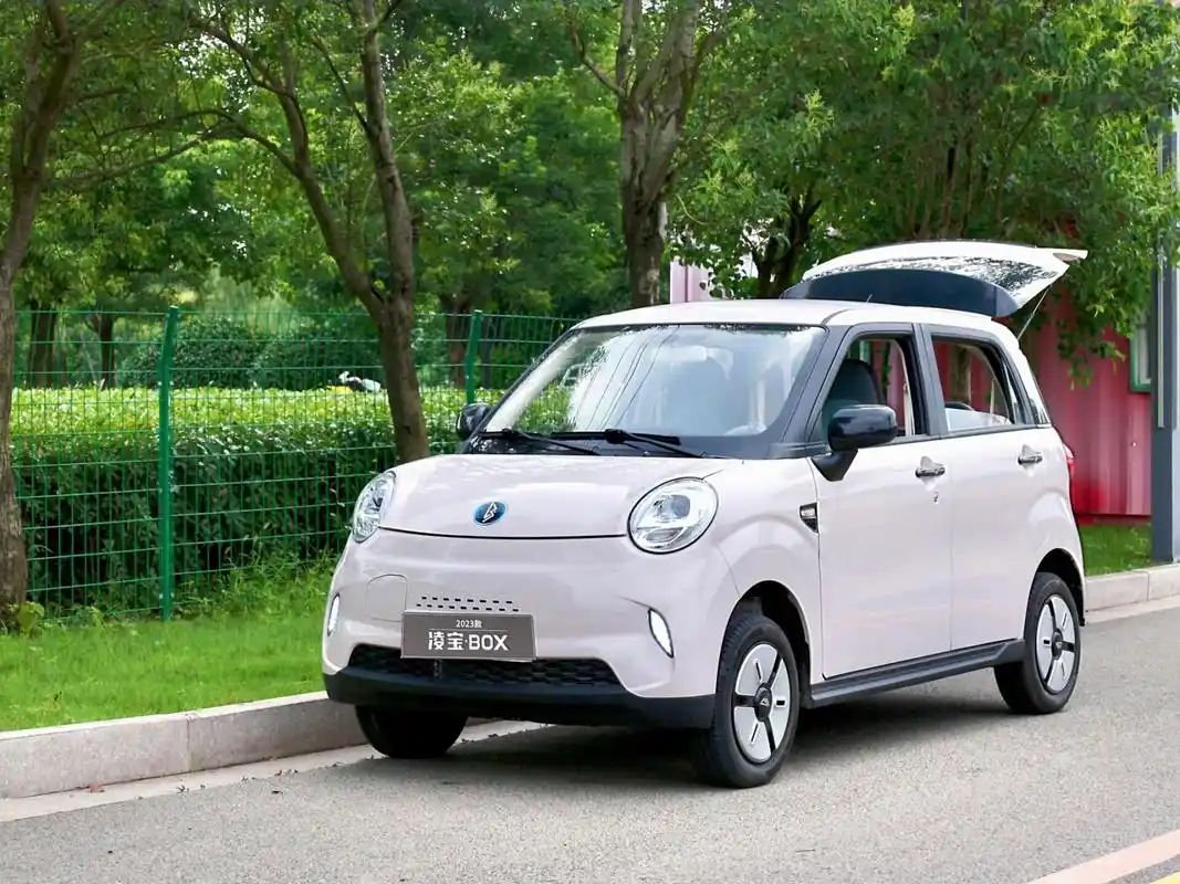 88w92凌宝box蔡文姬 是的!你没看错99 新能源汽车价格混卷大作战!