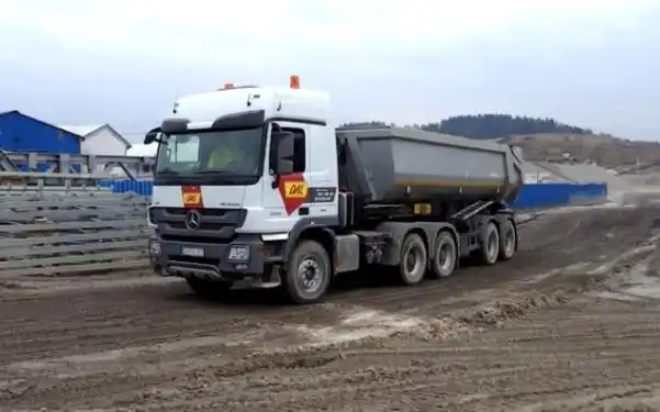 奔驰actros 3355半挂自卸车