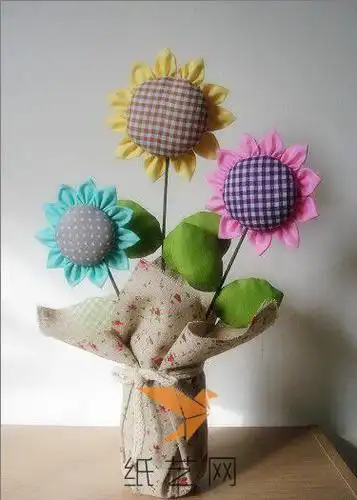 手工制作永远追随太阳的布艺向日葵