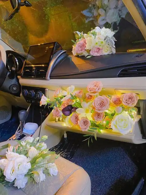 郁金香  #玫瑰花束  #点缀生活的鲜花  #表白花束  #车上玫瑰