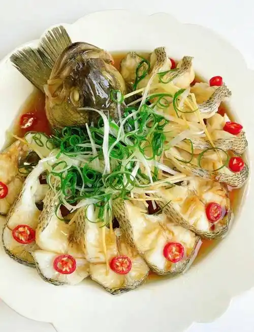 年夜饭必吃的寓意菜 年年有余_清蒸鲈鱼_调整_肚子