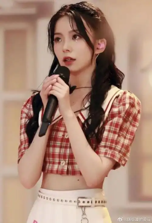 陈卓璇吐槽大会5# [给你小心心]#陈卓璇硬. 来自陈卓璇的爱豆 - 微博