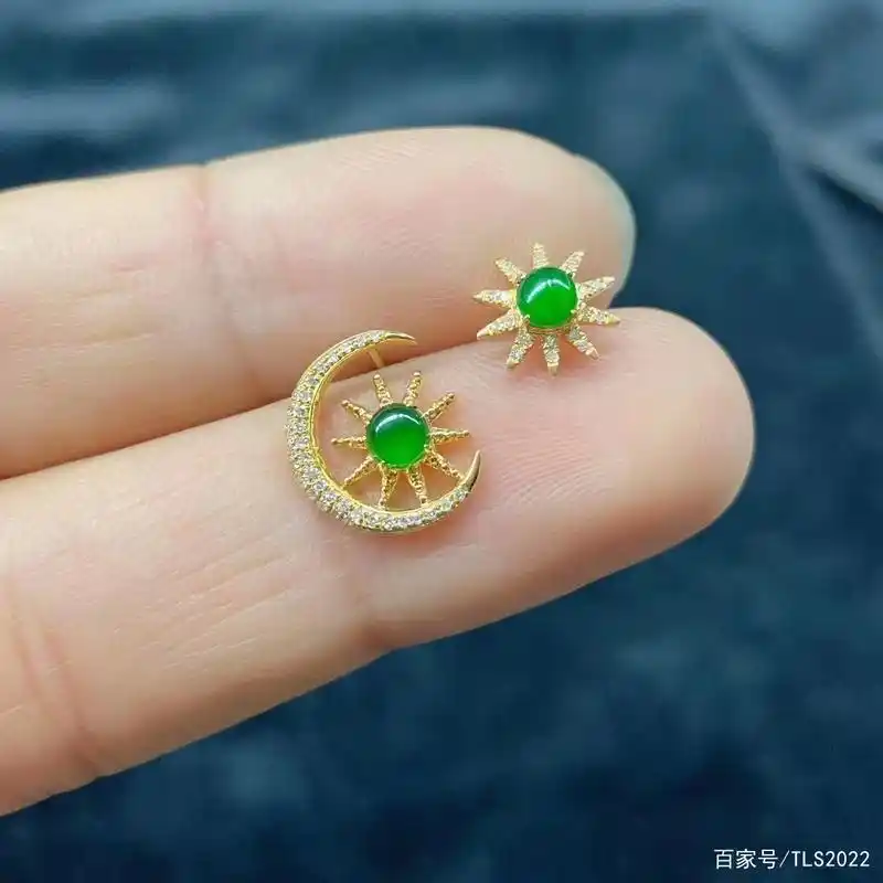 翡翠阳绿金镶耳钉
