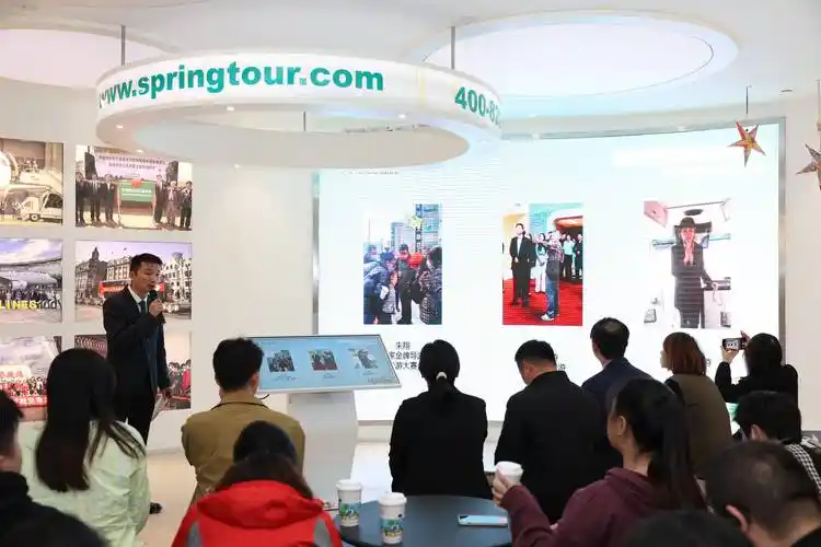 后续,这10位加谓魑着"标签加",在其带团产品展示页面中,向