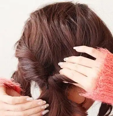 脸大的女生也能扎出好看的头发,赶紧来学学