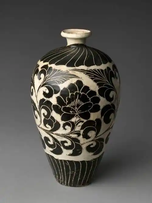 存世量仅有一件的磁州窑白地黑剔花龙纹梅瓶,被我们复刻出来了!