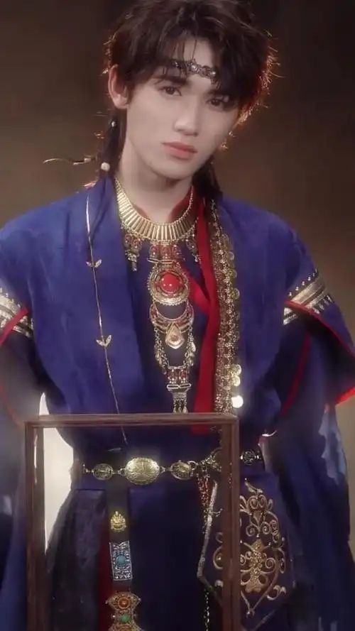 宋亚轩你是要蛊死谁呀#宋亚轩苗疆少年造型 #宋亚轩苗疆少年造型好绝