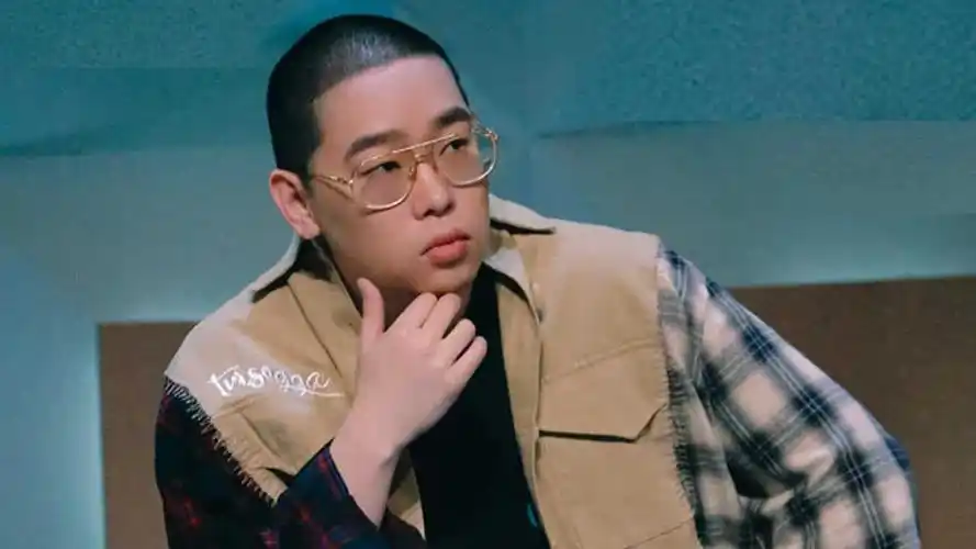 气质这块弹壳绝不输→ 我rapper你爱谁谁