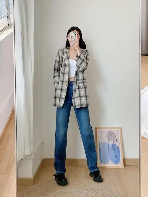 20岁女生的穿搭心得,妥妥的气质风,走在街头显得独特