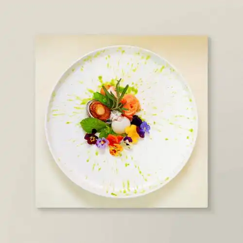 《海鲜冷头盘》,《煎嫩肩牛排配豌豆泥》烹饪:本人