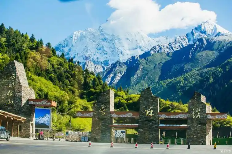 成都周边自驾游在所有风景里我最喜欢四姑娘山