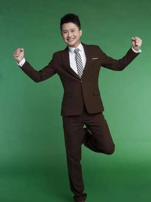 杨帆妻子是干什么工作的(主持人杨帆老婆个人简历)