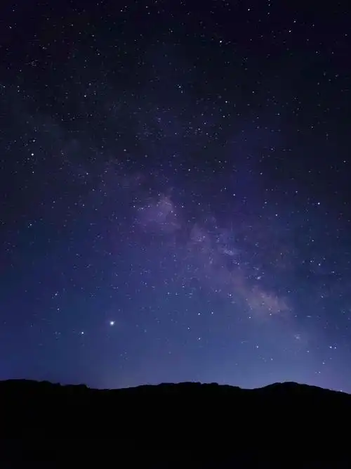 夜晚的星河刚刚升起