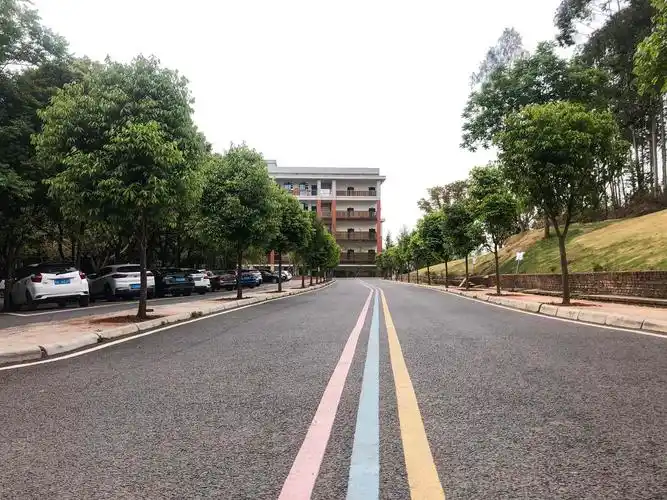 仁寿新科高中校园风景