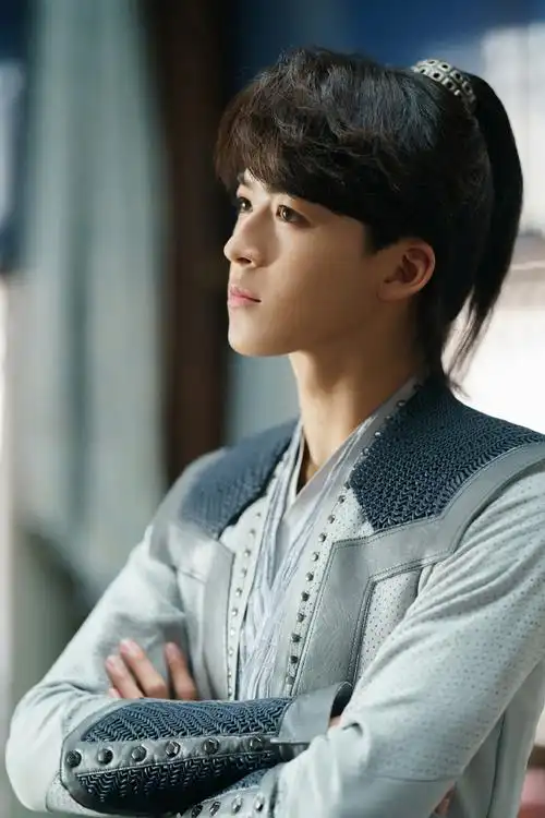 何洛洛斗破苍穹之少年归来##斗破苍穹之少年归来