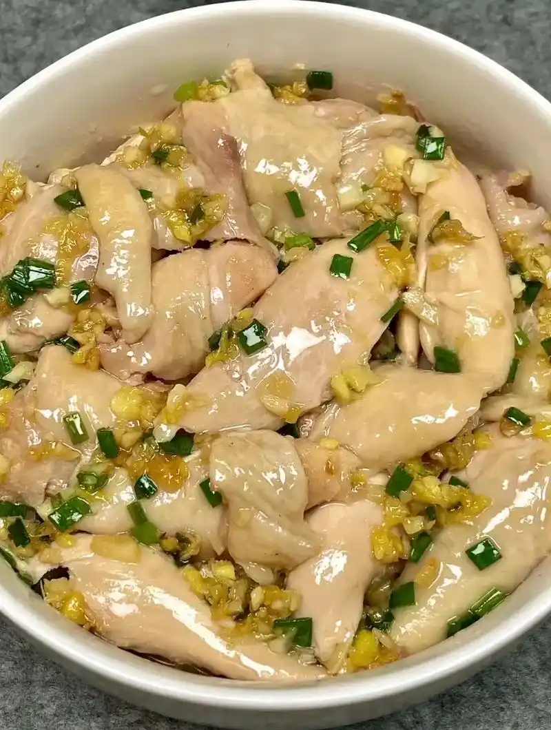 葱姜鸡,广式妈妈菜.今日分享:广式葱姜鸡,鸡腿鲜嫩,葱香姜香 - 抖音