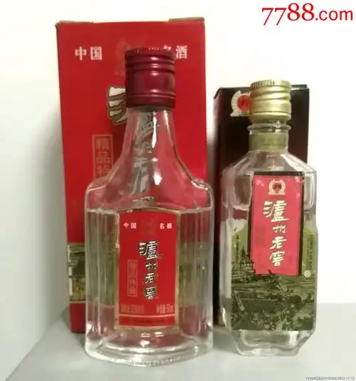 01年泸州老窖特曲52vv50ml2酒版