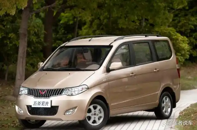 五菱的面包车一直以耐用和低价着称.