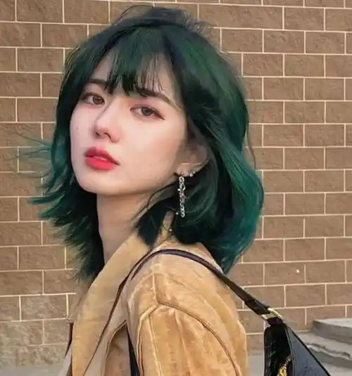 头发染什么发色好看?