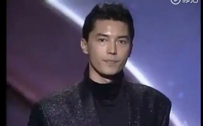 尊龙陈冲1988年奥斯卡颁奖典礼尊龙的颜值陈冲的气质真是绝了尊龙有点