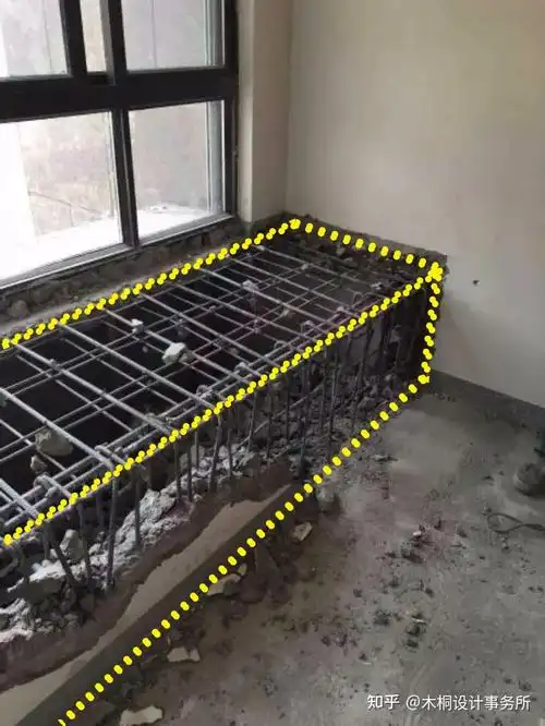 飘窗内含钢筋结构飘窗的下方,如果是用于放置空调外机的,也是绝对不