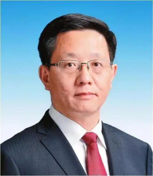 汉族,1963年1月生,河南镇平人现任第二十届中央委员,云南省委书记,省