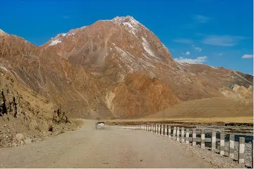穿越昆仑山瓦罕走廊,感受新疆美丽风光.