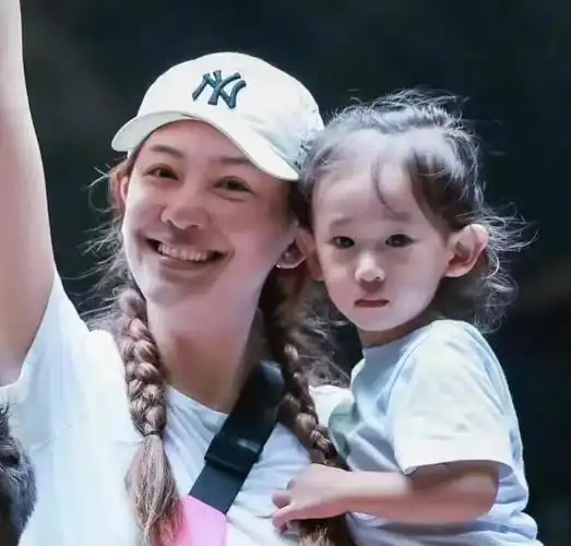 应采儿hoho照片 应采儿二胎hoho 应采儿是什么节目 应采儿亲子照