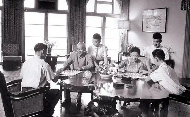 蒋孝勇为完成祖父遗愿,申请将"两蒋"移灵大陆,公开