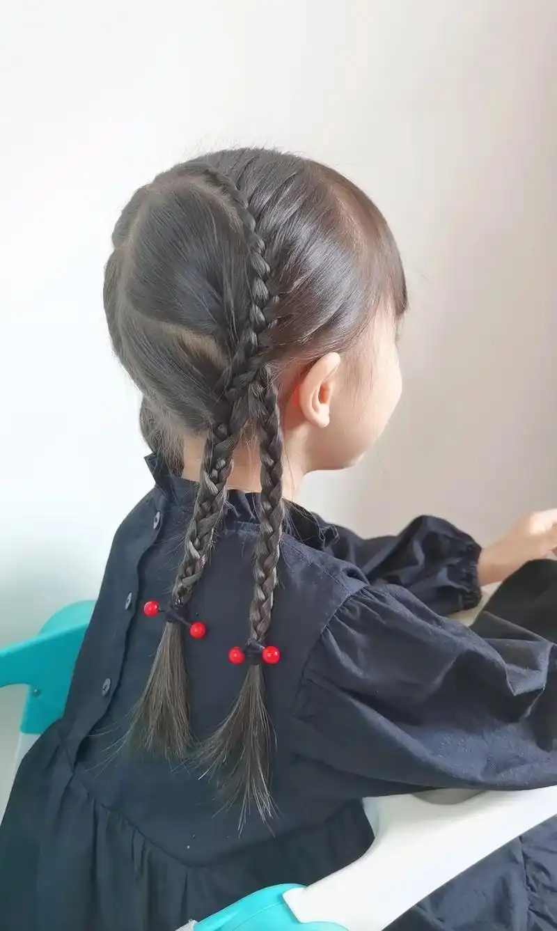 甜美可爱双马尾辫.#图文种草机 假期扎日常扎都好看的发型,生 - 抖音
