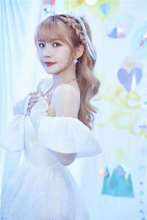 赖美云大放舞台魅力 多巴胺舞台引得众人学跳「like you」_网易