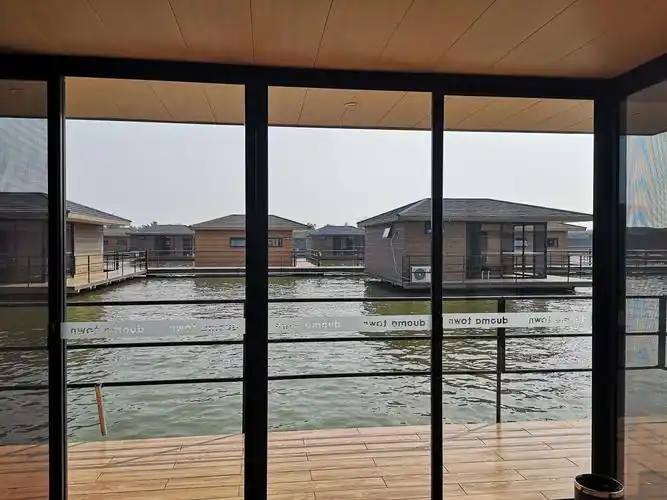 三个半小时路程,9:30已经在曹妃甸区多玛乐园门口了.