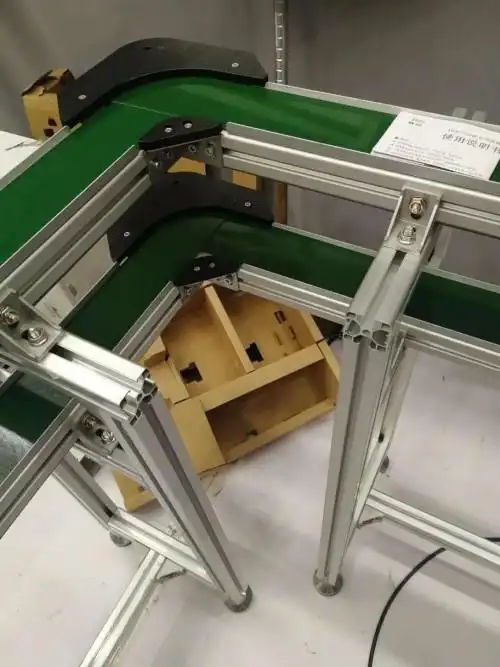 两条皮带线呈直角摆放,怎么实现无缝对接,产品自动转弯