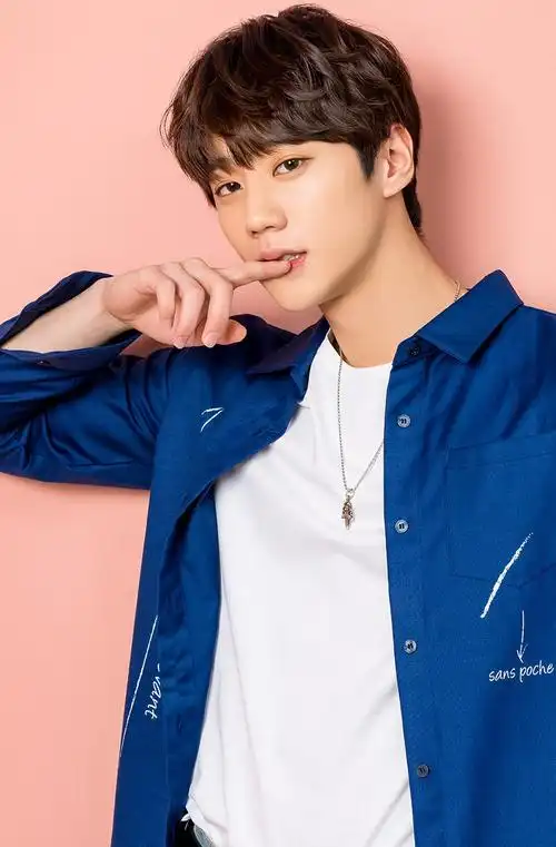 p data-id="gnbidxe7ui">李濬荣,艺名jun,1997年1月22日出生于韩国