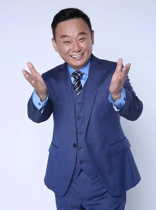 小品演员邵峰经纪人电话15001011131-邵峰代言费-邵峰经纪公司