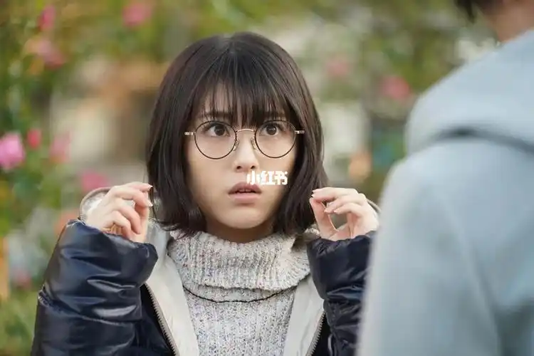 有"国民妹妹"之称的滨边美波在新年第一档日剧《交不到男朋友》中