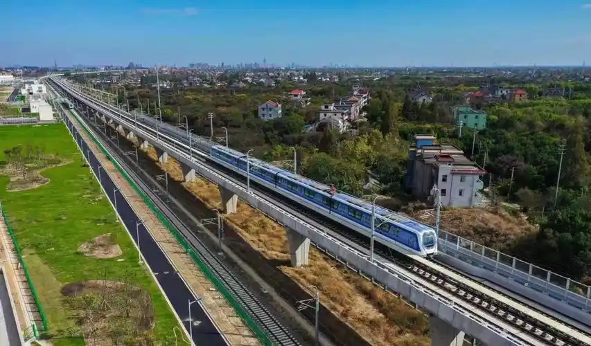 海宁到杭州的城际铁路今天下午两点就能坐了