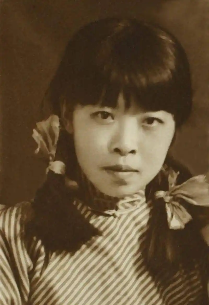 张平诵读永远的憧憬和追求作者萧红