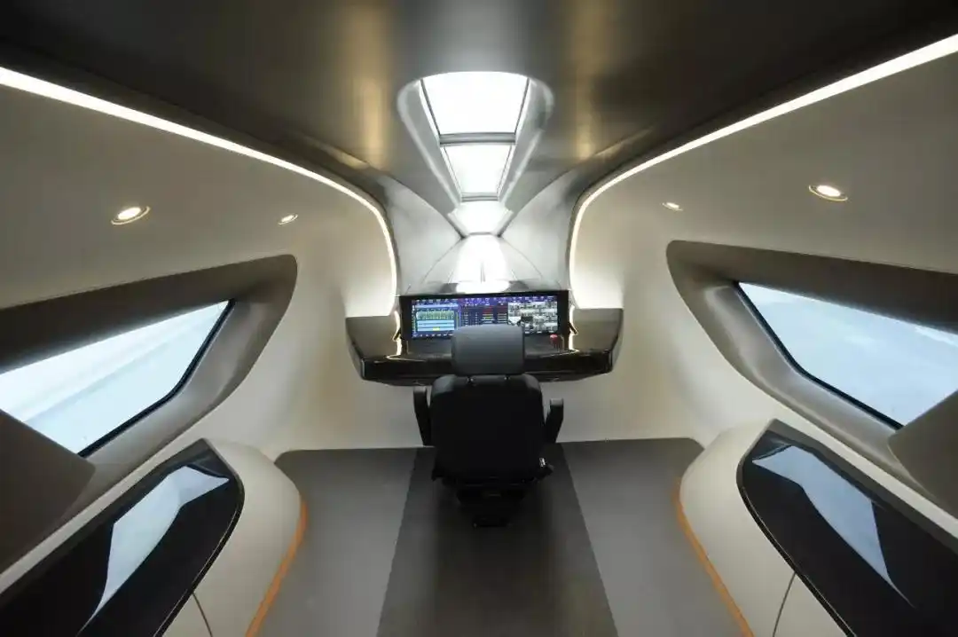 国之重器亮相时速600公里磁悬浮列车燃爆了