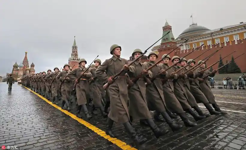 俄罗斯举行大阅兵纪念1941年莫斯科红场阅兵76周年3
