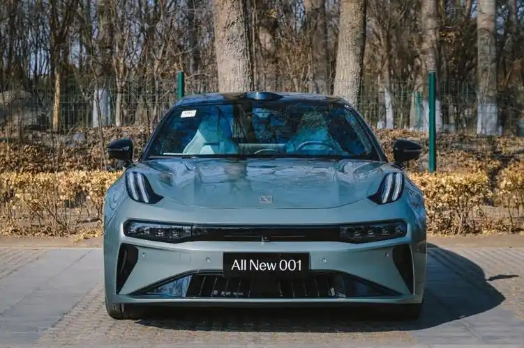 全新极氪001:报告各位友商,我又进化了一点点_腾讯新闻