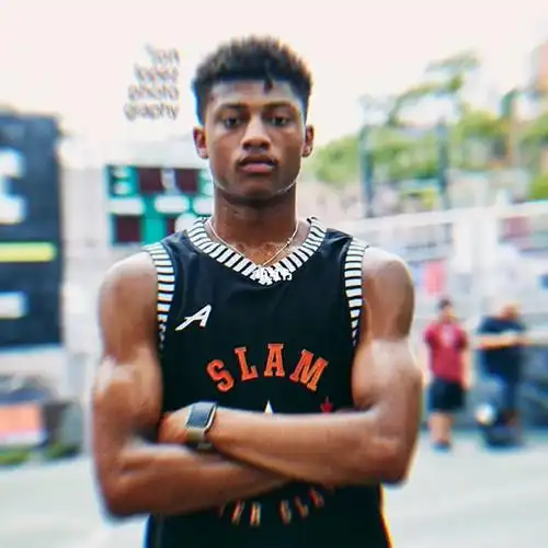 "打球飞扣似神仙 美高颜值半边天"#谢楚灵  #篮球新世代  #诺阿法拉坎