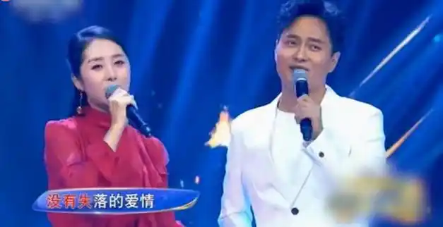 云飞和郭津彤都曾是《星光大道》的选手,他们在节目中相识相知,合作