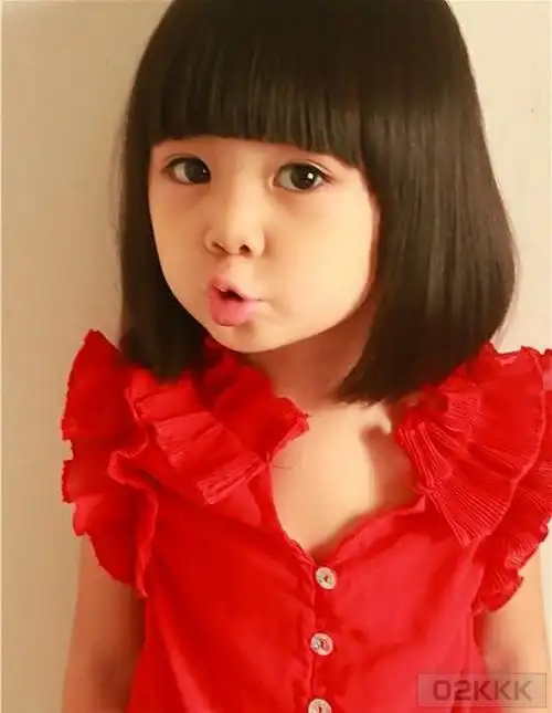 小女孩儿的不满