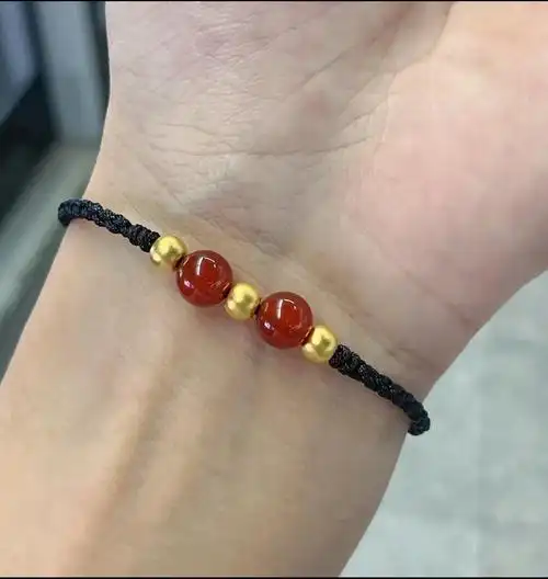 超火 的小金珠手绳 太显白了!百来米