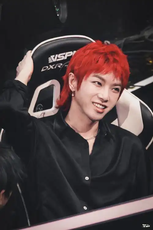 华晨宇和平精英品牌代言人##华晨宇红发